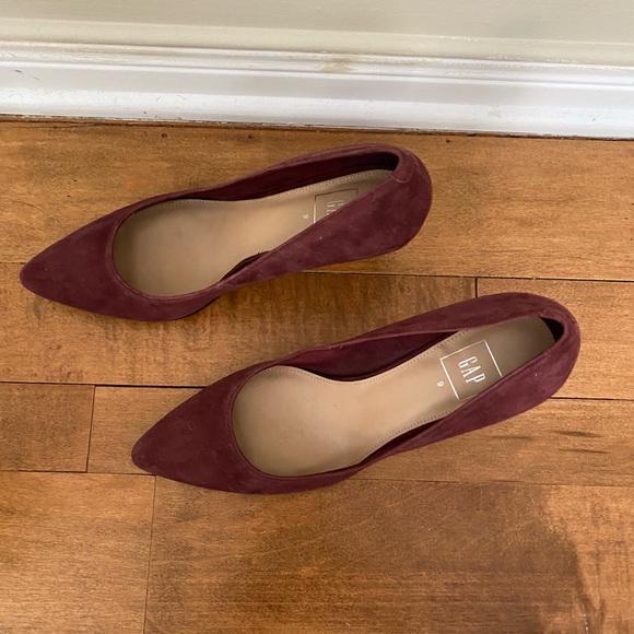 Gap burgundy red work heels suede - Picture 2 of 5